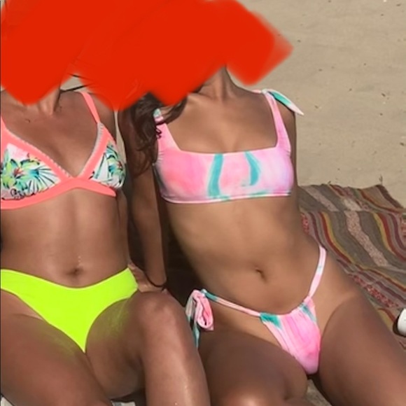 ❌SOLD❌Frankies Bikinis Kendall Top and Bottom - Picture 3 of 4